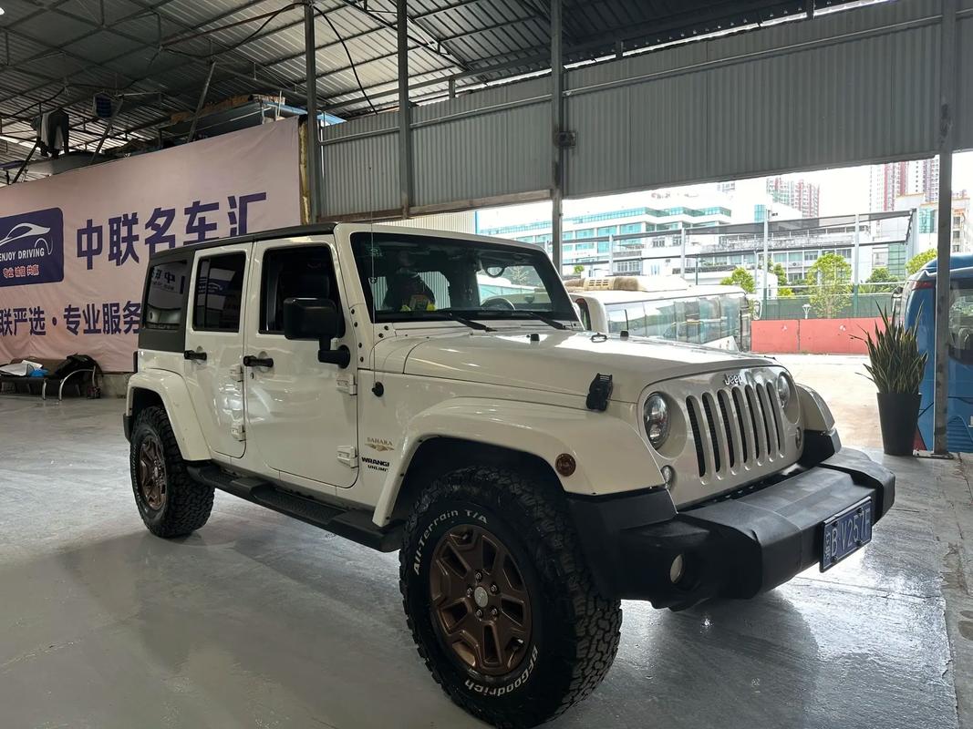 奔驰大g牧马人 女款牧马人20万左右