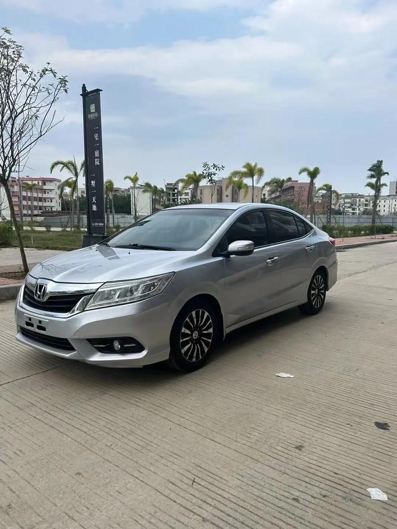 本田凌派2014款,2025款本田缤智