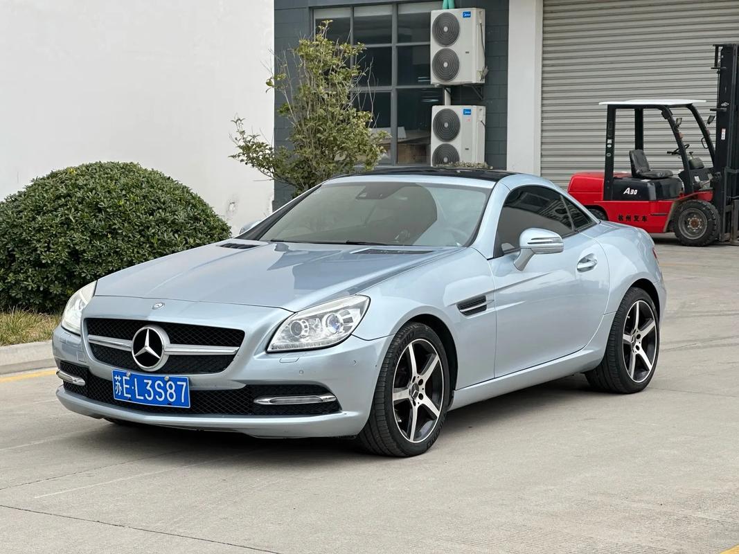 奔驰小跑slk200多少钱 奔驰小跑slk200多少钱一台
