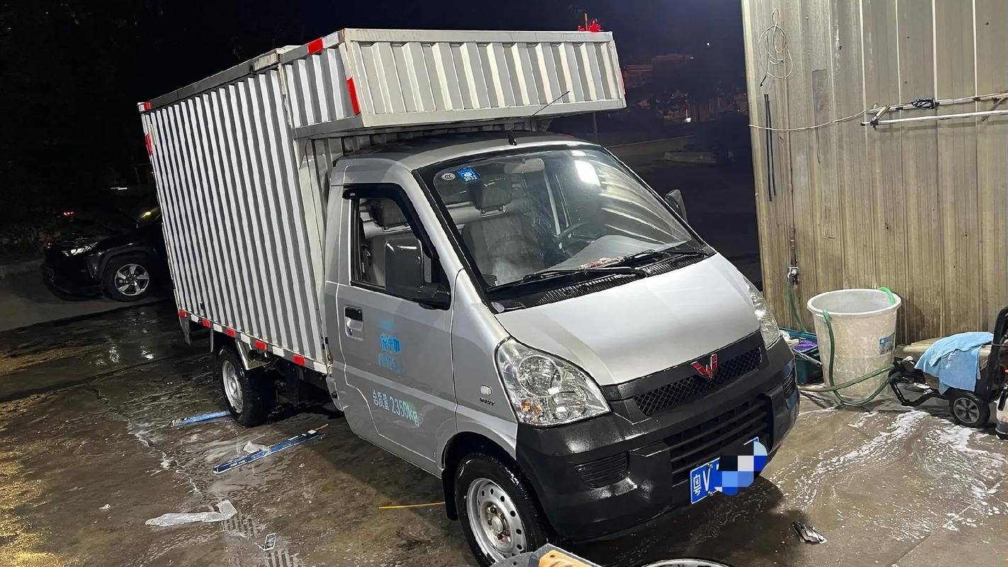 五菱荣光小卡单排图片,五菱荣光小卡单排图片车箱