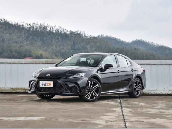 丰田凯美瑞油电混动价格/2025油电混动第一名