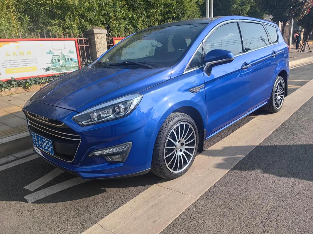 力帆7座车图片价格,力帆七座suv报价15