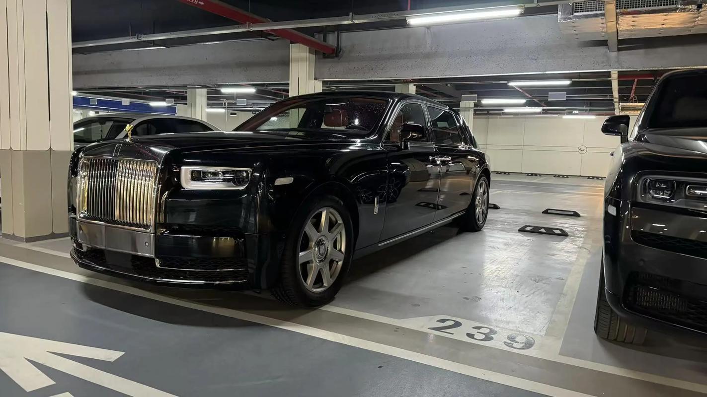 劳斯莱斯幻影价格多少钱/劳斯莱斯幻影价格多少钱?