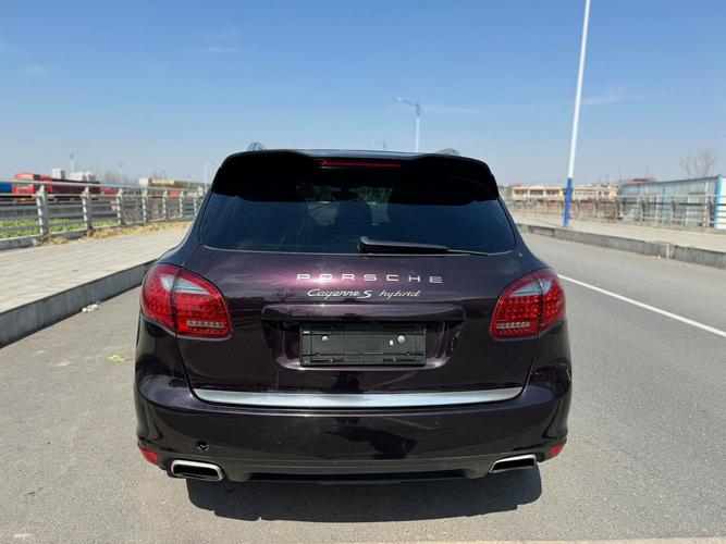 12年保时捷卡宴,12年保时捷卡宴什么颜色好看呢