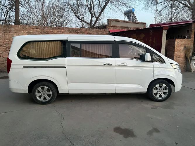 【五菱征程9座新款,五菱征程2025款9座】